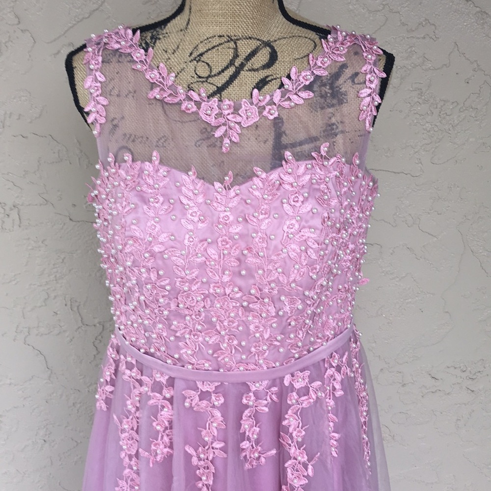 Dress - Picture 2 of 8